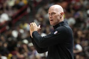 夏联冠军主帅！美记：詹特接近加入迈克-布朗教练组任进攻协调员