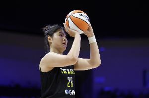 开云体育app下载-末节上场背锅李月汝出战12分半3中3贡献7分3板 成绝杀背景板